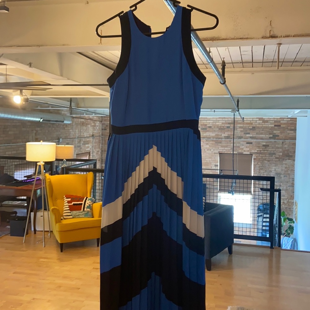 Banana Republic flirty dress